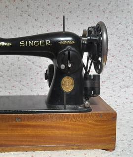 Antiquités machine à coudre Singer ancienne.