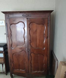 Antiquités armoire ancienne en très bon état