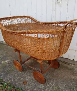 Antiquités berceau ancien