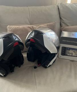 Auto-Moto 2 casques BMW + navigateur