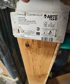 Bricolage lames de parquet contrecollé chêne