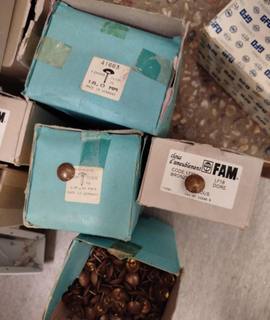 Bricolage boîtes de clous décoratifs bronze 14 et 18 mm, Renaissance 14 et 16 mm