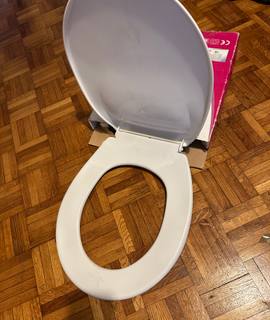 Bricolage un abattant WC blanc