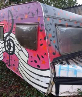 Camping caravane non roulante