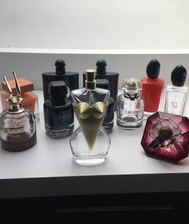 Collection bouteilles de parfum