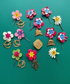 Collection insignes de fêtes des années 1950