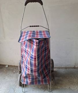 Divers caddie écossais pour le marché