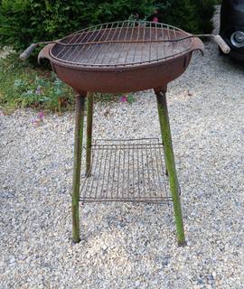 Divers barbecue en fonte