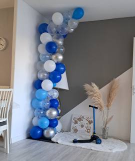 Divers ballons bleue