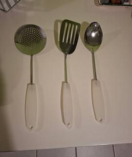 Divers ustensiles de cuisine