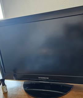 Divers TV, vaisselles, linges de maison, parures couette