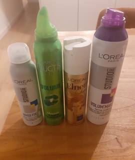 Divers lot de laques et produits cheveux pour donner du volume