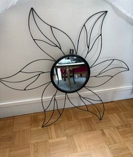 Divers miroir soleil / fleur en métal noir
