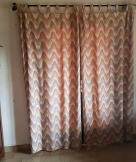 Divers rideaux à pattes trois fenêtres