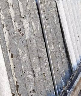 Divers tôles ondulées fibro 0,90m par1,50m une vingtaine .plus des plus courtes . A  pl