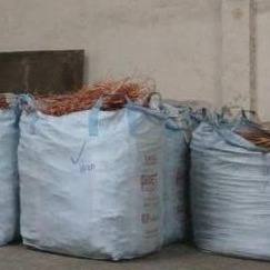 Divers câble de cuivre dénudé