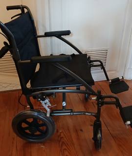 Divers chaise roulante