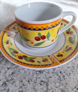 Divers tasses et soucoupes