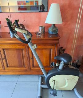 Divers vélo d'appartement