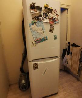 Electroménager grand frigo / congélateur en parfait état.