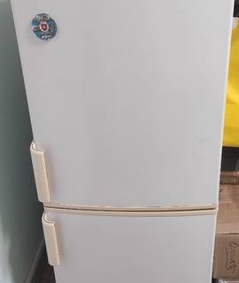 Electroménager tout l'interieur d'un frigo/congelateur en bas brandt spheris duo