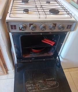 Electroménager gaziniere de ville 4 feux