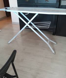 Electroménager table a repasser