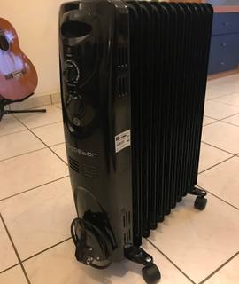 Electroménager radiateur à bain d'huile 2500w max .