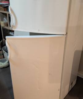 Electroménager frigo avec congélateur