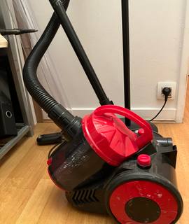 Electroménager aspirateur compact