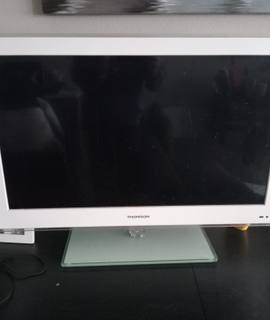 Electroménager télévision Thomson de 80 cm de diagonale.