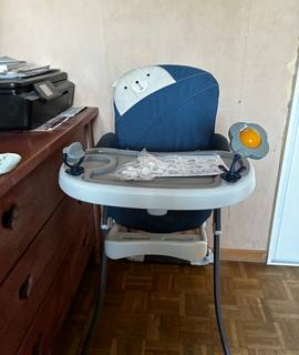 Equipements pour Bébé, Enfants, Puériculture une chaise haute bebe