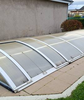 Ferraille, métaux divers toit piscine