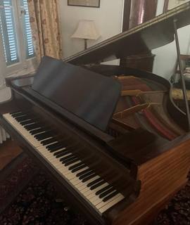 Instruments de musique piano à queue