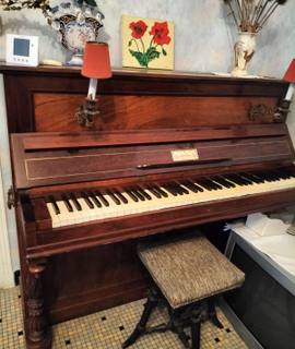 Instruments de musique piano droit Jelmini