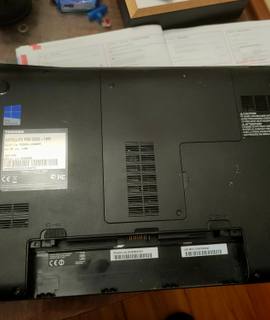 Informatique ordinateur portable (pour pièce je donne 2)