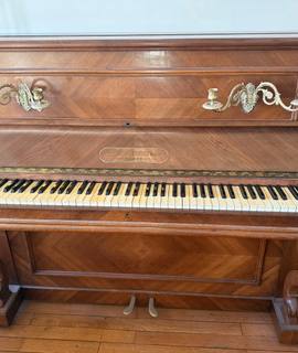 Instruments de musique piano ancien