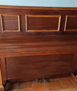 Instruments de musique piano cadre métallique