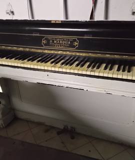 Instruments de musique piano à rénover ou à transformer