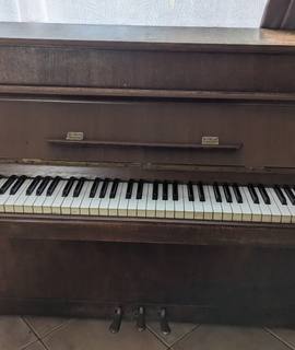 Instruments de musique piano droit