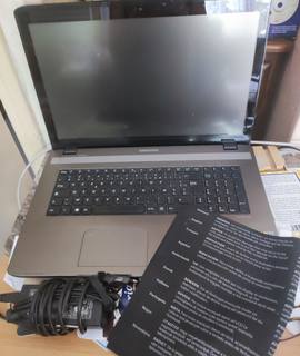 Informatique ordi portable 19.3 pouce
