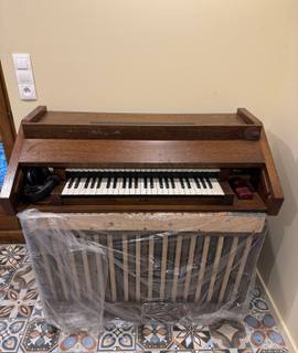 Instruments de musique harmonium ancien en bois