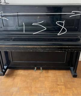 Instruments de musique un piano SCHWEIGHOFER