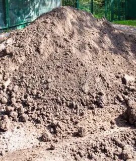 Jardinage de terre de jardin