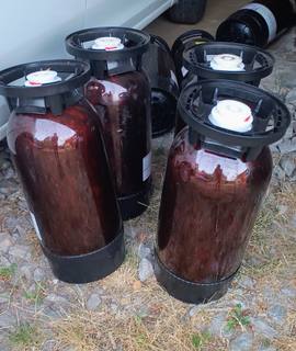 Jardinage fûts de bières vides en plastique
