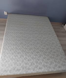 Literie sommier en bois couverture tissu