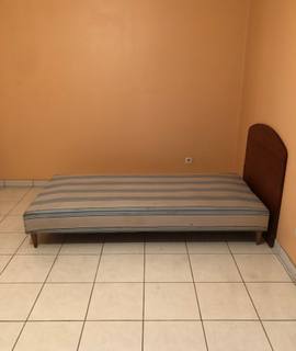 Literie sommier sur pied lit une place