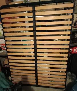 Literie sommier à lattes 140x190 sans les pieds, avec matelas