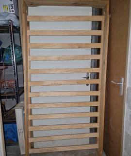 Literie lit bas en bois