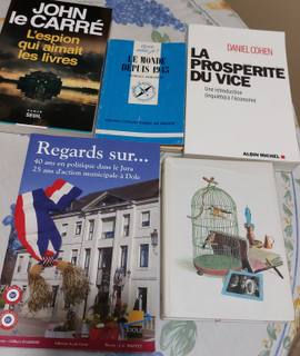 Livres-Revues livres bon etat tout genre